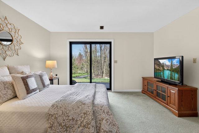 23 Greybirch Rd, Andover, MA 01810