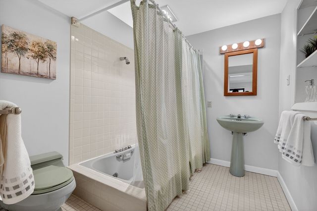 23 Greybirch Rd, Andover, MA 01810