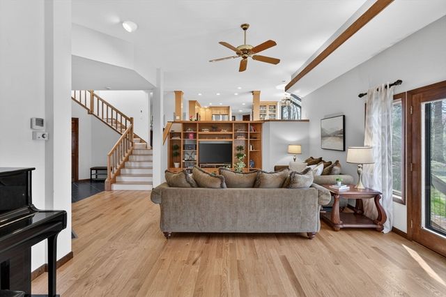 23 Greybirch Rd, Andover, MA 01810