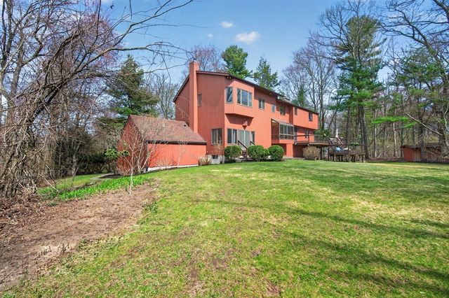 23 Greybirch Rd, Andover, MA 01810