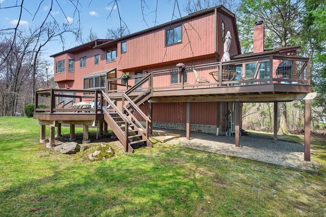 23 Greybirch Rd, Andover, MA 01810