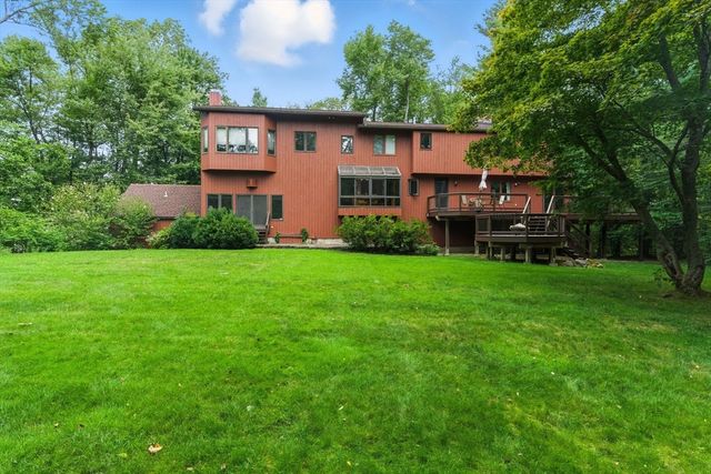 23 Greybirch Rd, Andover, MA 01810