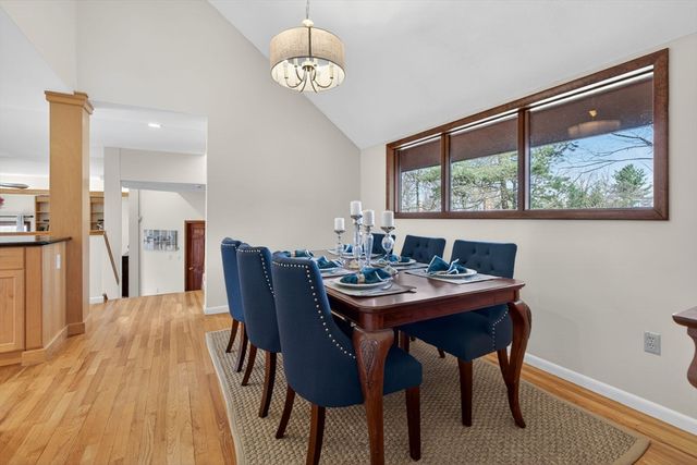 23 Greybirch Rd, Andover, MA 01810