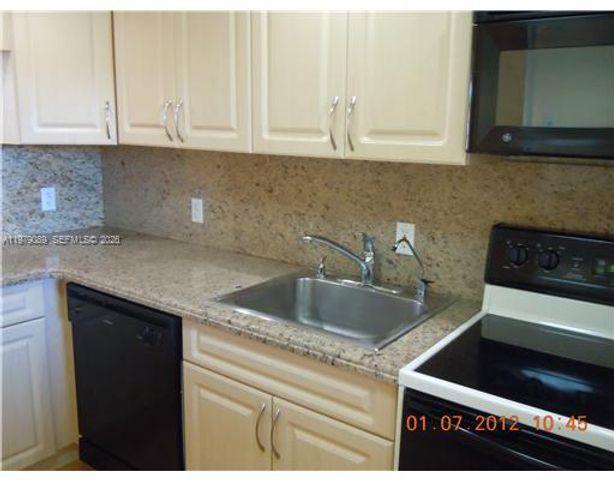 251 GALEN DR 312E, Key Biscayne, FL 33149