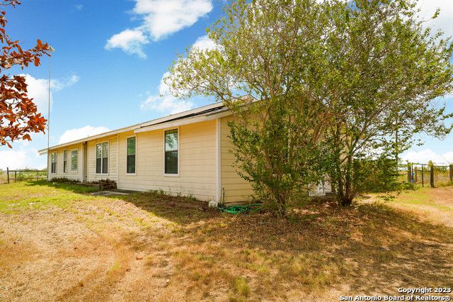 3481 State Highway 97 W, Floresville, TX 78114