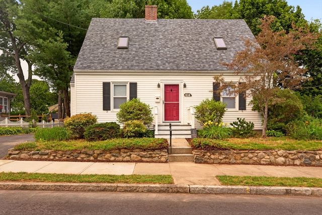 414 Archer St, Fall River, MA 02720