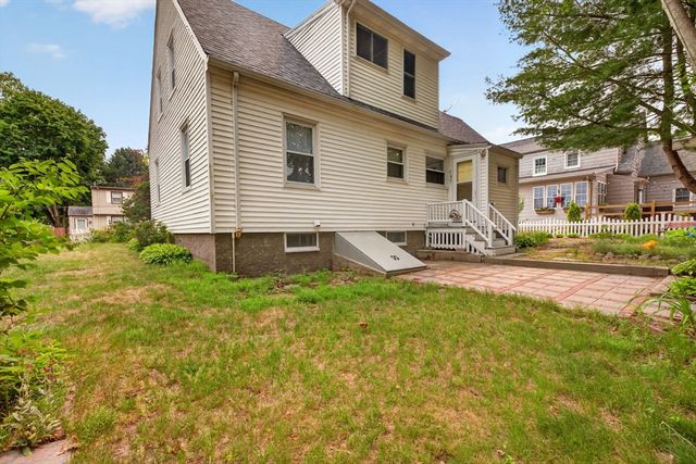 414 Archer St, Fall River, MA 02720
