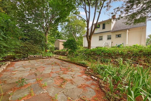 414 Archer St, Fall River, MA 02720