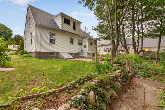 414 Archer St, Fall River, MA 02720
