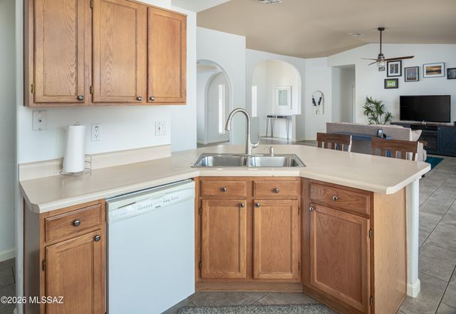 7140 W Maple Ridge Drive, Tucson, AZ 85743