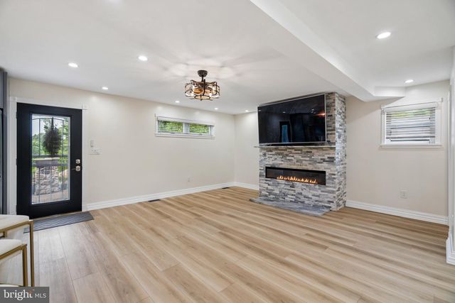 618 GATES ST, Philadelphia, PA 19128
