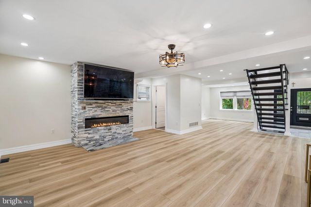 618 GATES ST, Philadelphia, PA 19128