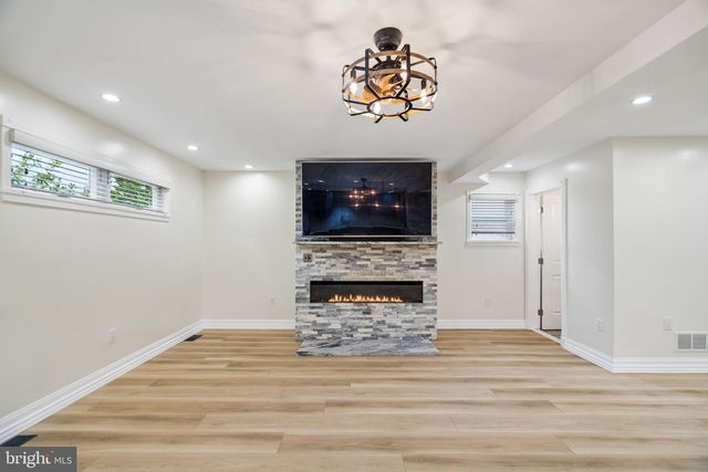 618 GATES ST, Philadelphia, PA 19128