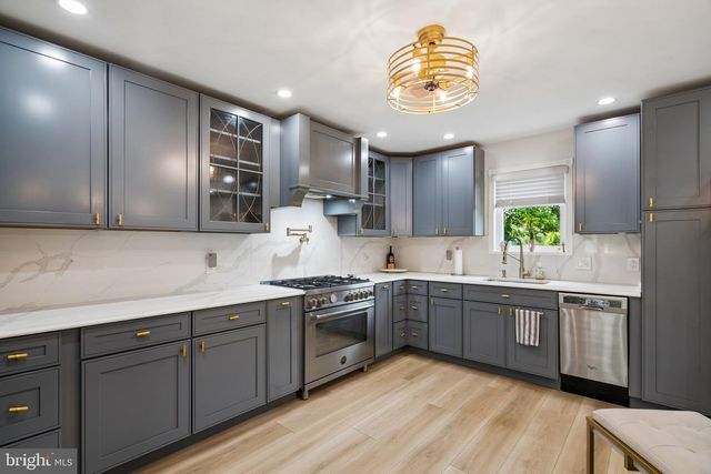 618 GATES ST, Philadelphia, PA 19128