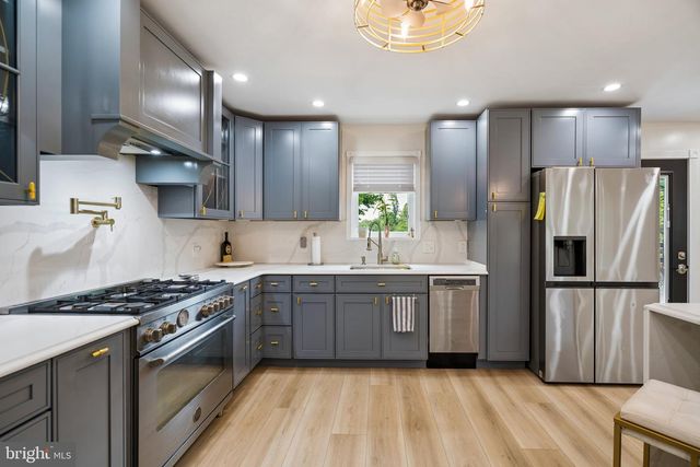 618 GATES ST, Philadelphia, PA 19128