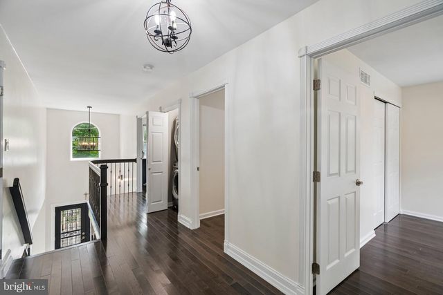 618 GATES ST, Philadelphia, PA 19128