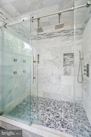 618 GATES ST, Philadelphia, PA 19128