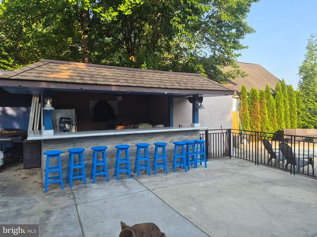 618 GATES ST, Philadelphia, PA 19128