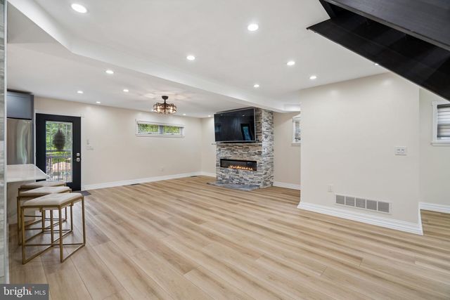 618 GATES ST, Philadelphia, PA 19128