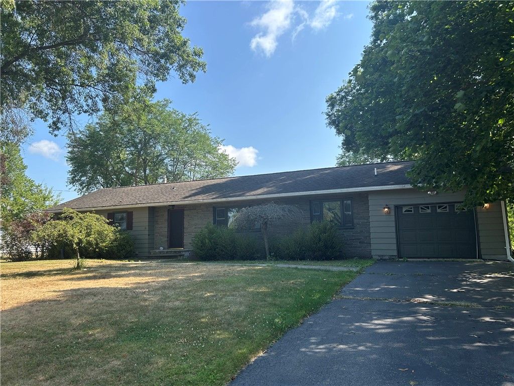 33 Suburban Drive, Big Flats, NY 14903