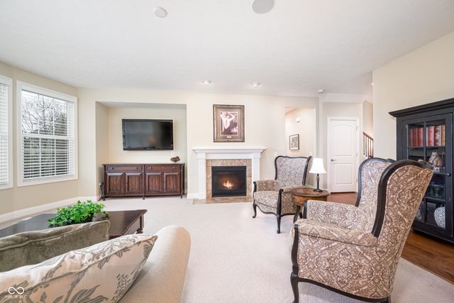 8920 Sandstone Place, Zionsville, IN 46077