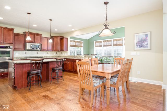 8920 Sandstone Place, Zionsville, IN 46077