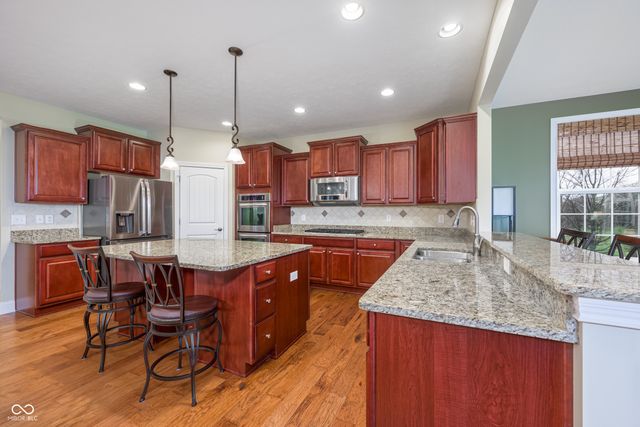 8920 Sandstone Place, Zionsville, IN 46077