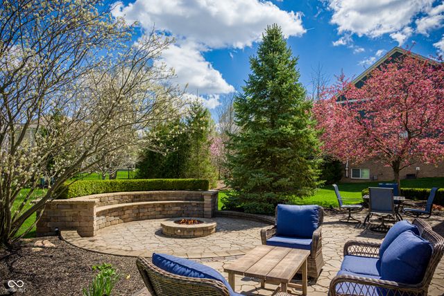 8920 Sandstone Place, Zionsville, IN 46077