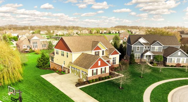 8920 Sandstone Place, Zionsville, IN 46077