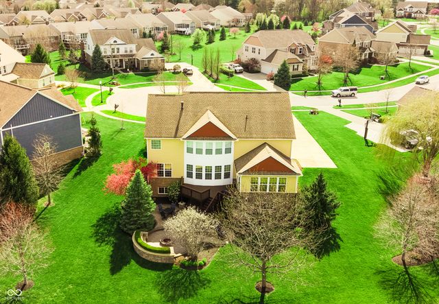 8920 Sandstone Place, Zionsville, IN 46077