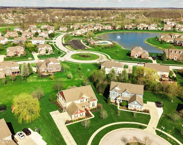 8920 Sandstone Place, Zionsville, IN 46077