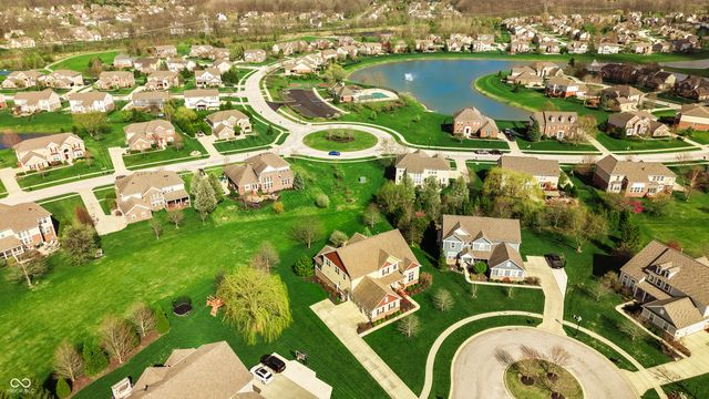 8920 Sandstone Place, Zionsville, IN 46077