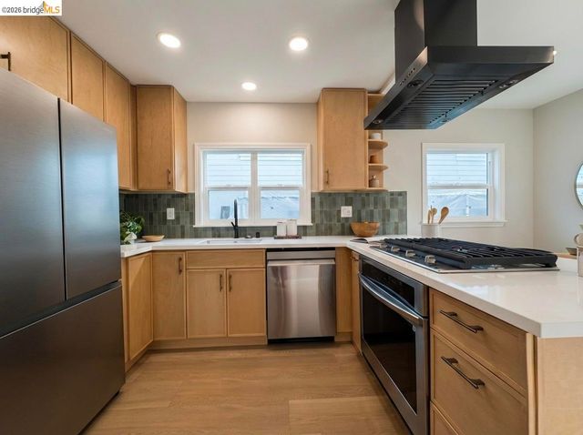 3954 Magee Ave, Oakland, CA 94619