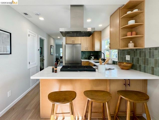 3954 Magee Ave, Oakland, CA 94619