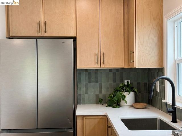 3954 Magee Ave, Oakland, CA 94619