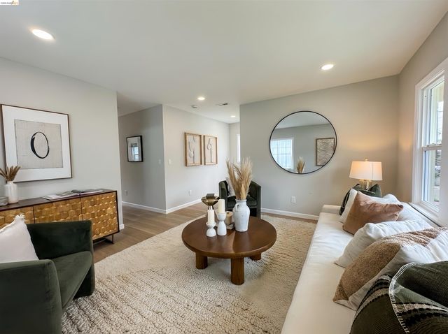 3954 Magee Ave, Oakland, CA 94619