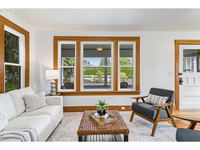 4810 Se HULL Ave, Milwaukie, OR 97267