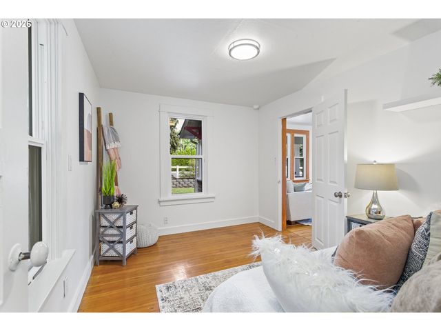 4810 Se HULL Ave, Milwaukie, OR 97267