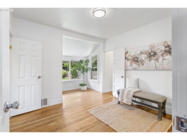 4810 Se HULL Ave, Milwaukie, OR 97267