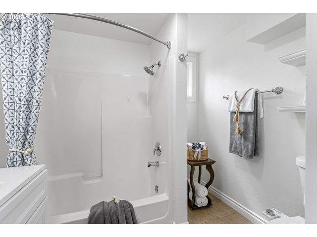 4810 Se HULL Ave, Milwaukie, OR 97267