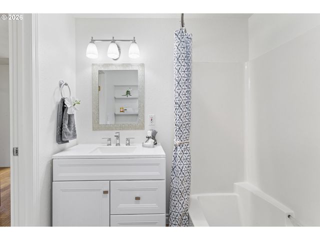 4810 Se HULL Ave, Milwaukie, OR 97267