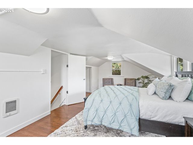 4810 Se HULL Ave, Milwaukie, OR 97267