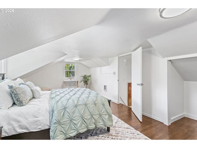 4810 Se HULL Ave, Milwaukie, OR 97267