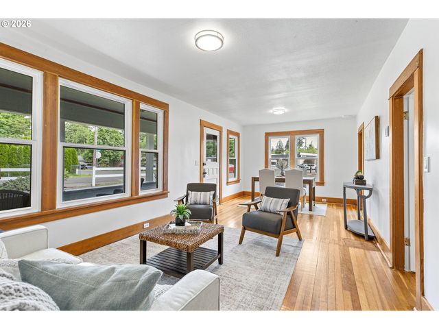 4810 Se HULL Ave, Milwaukie, OR 97267