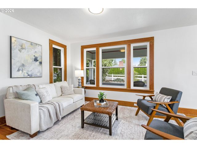 4810 Se HULL Ave, Milwaukie, OR 97267