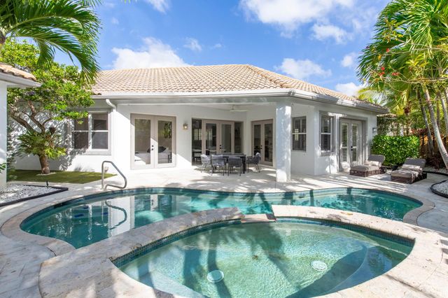 2443 Players Court, Wellington, FL 33414