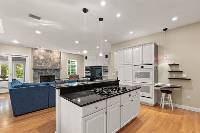 2 New Meadow Lane, Topsfield, MA 01983