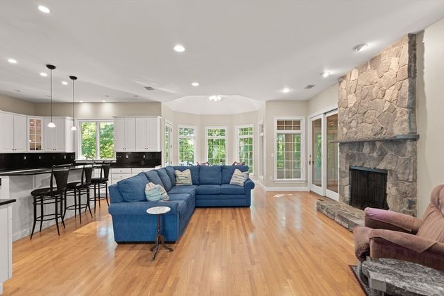 2 New Meadow Lane, Topsfield, MA 01983