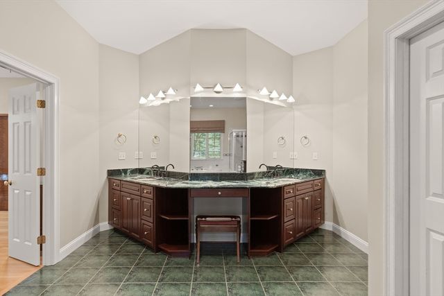 2 New Meadow Lane, Topsfield, MA 01983