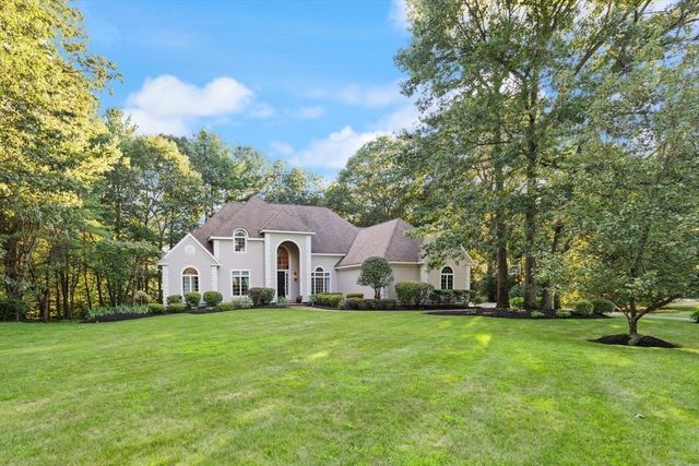 2 New Meadow Lane, Topsfield, MA 01983